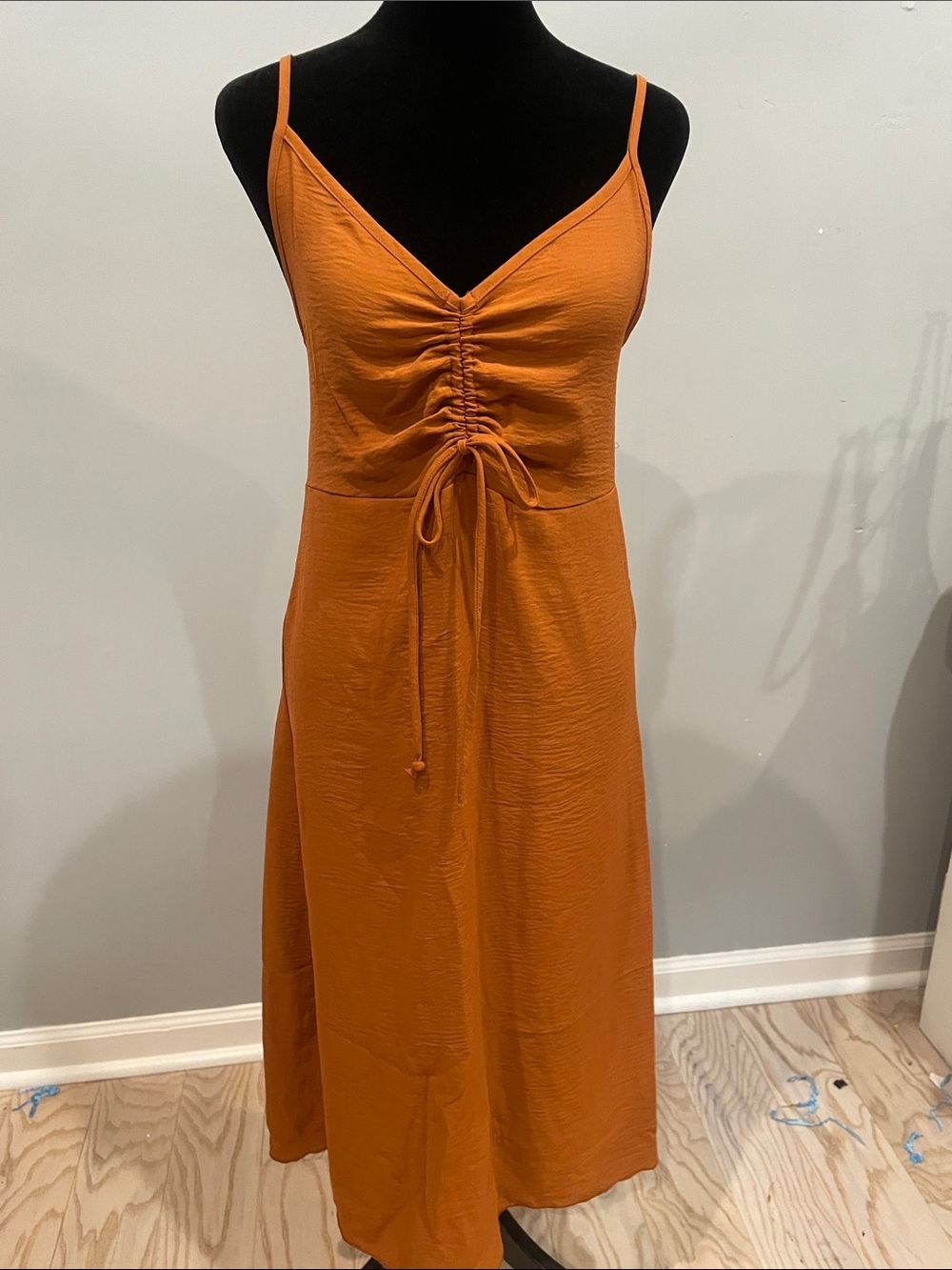 Women’s Spaghetti Strap Ruched Front Midi Dress - Rusty Orange small new